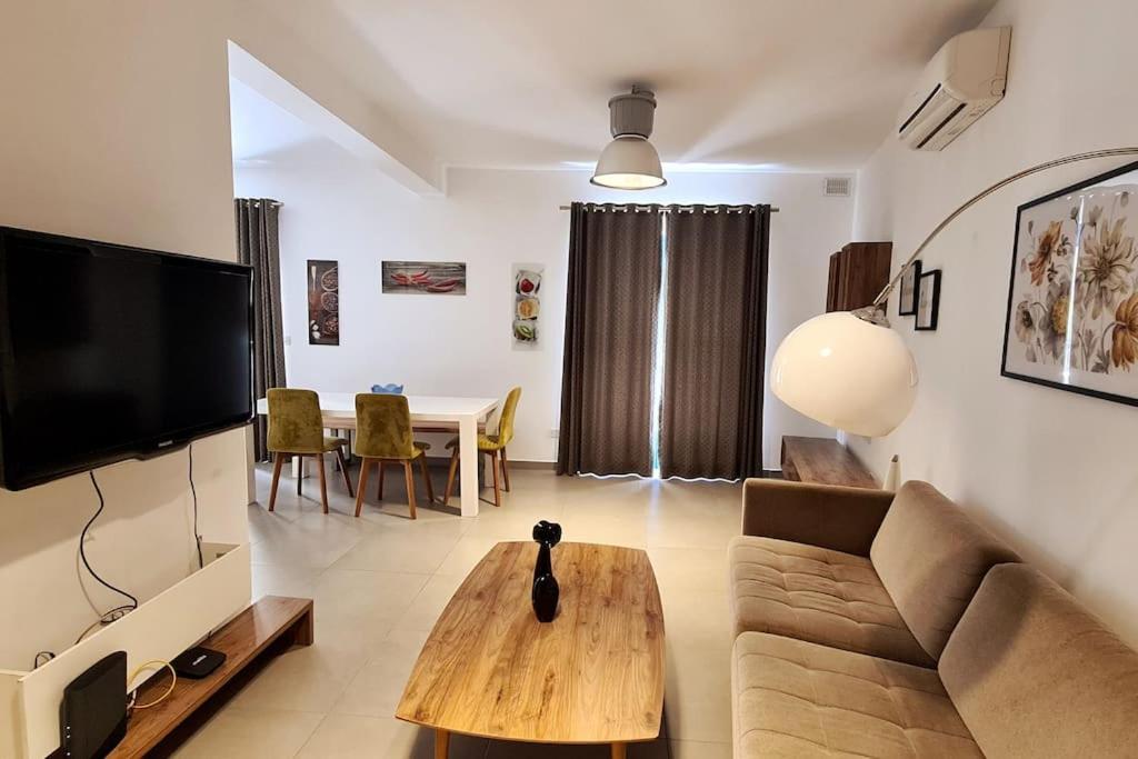 Cozy Inside.City & Beach Outside Apartment Sliema Luaran gambar