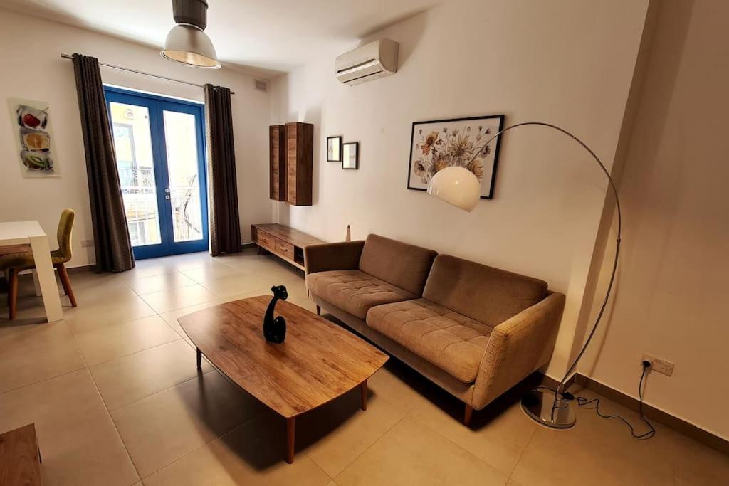Cozy Inside.City & Beach Outside Apartment Sliema Luaran gambar