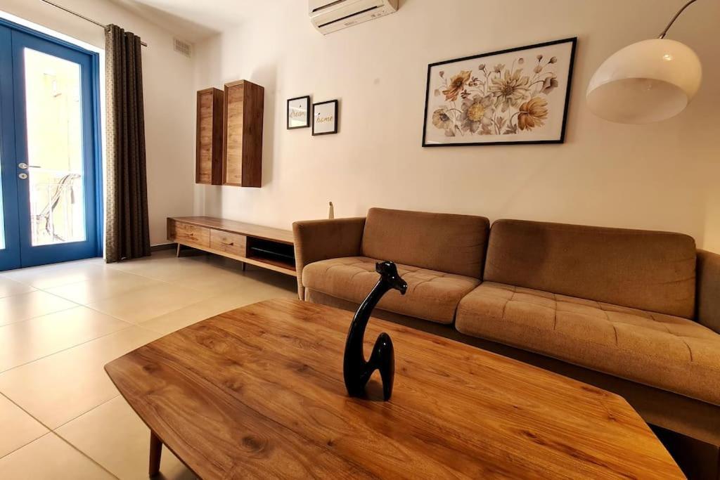 Cozy Inside.City & Beach Outside Apartment Sliema Luaran gambar