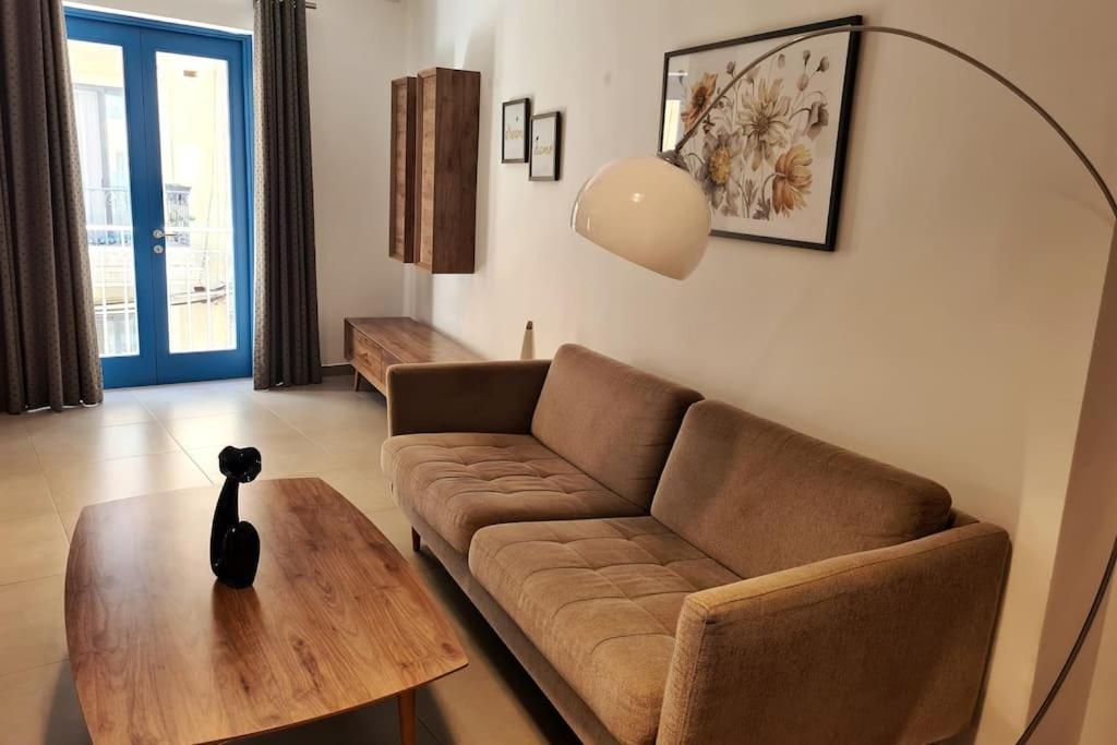 Cozy Inside.City & Beach Outside Apartment Sliema Luaran gambar