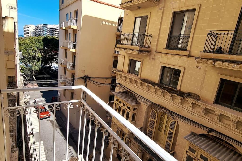 Cozy Inside.City & Beach Outside Apartment Sliema Luaran gambar
